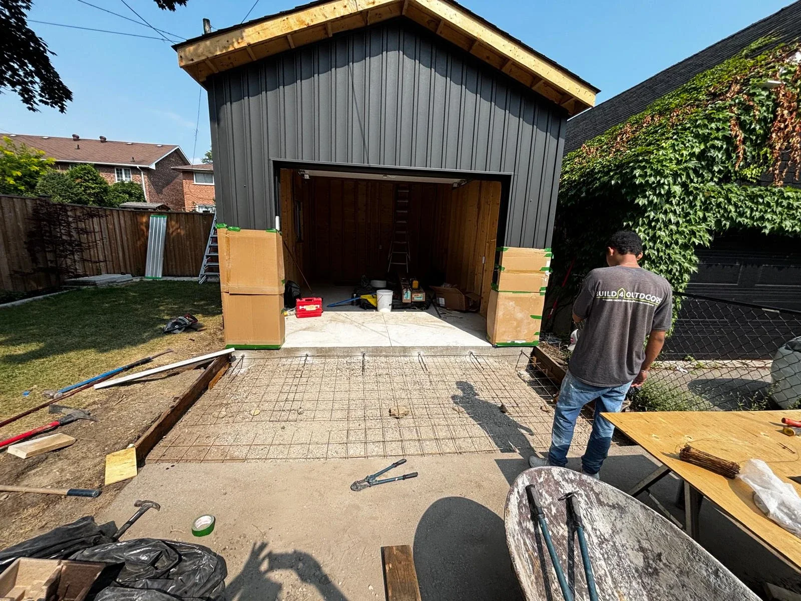 Vinyl Garage — photo